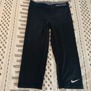 Women’s Nike Pro Capris size Medium